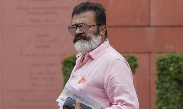 ഉടനടി ഇന്ധനവില കുറയ്ക്കാൻ കഴിയില്ല; കാരണങ്ങൾ നിരത്തി സുരേഷ് ഗോപി